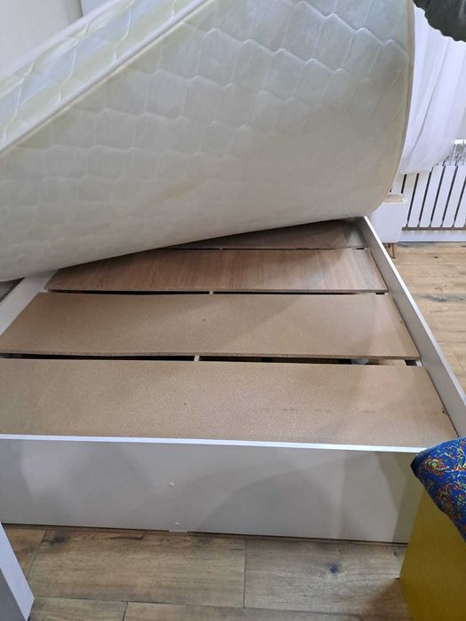 Кровать двухспальная