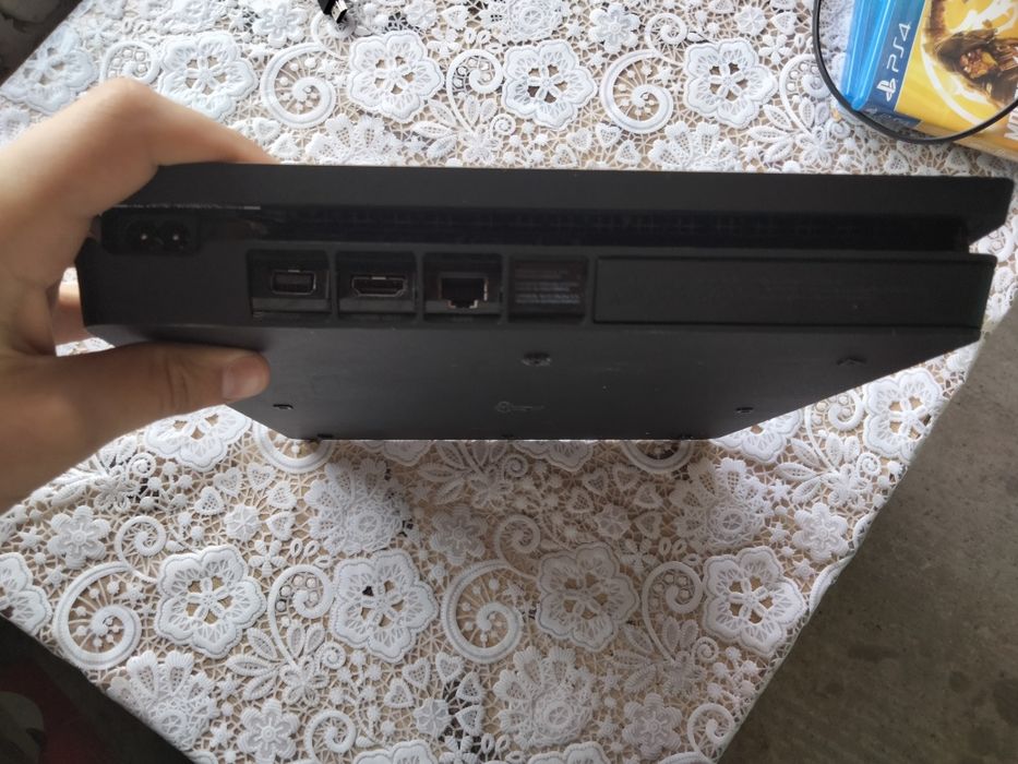 PS4 slim condiție bună