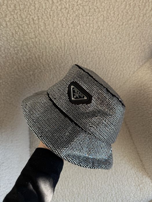 Шапка prada дамска