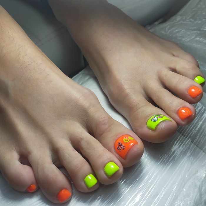Маникюр и педикюр 5000