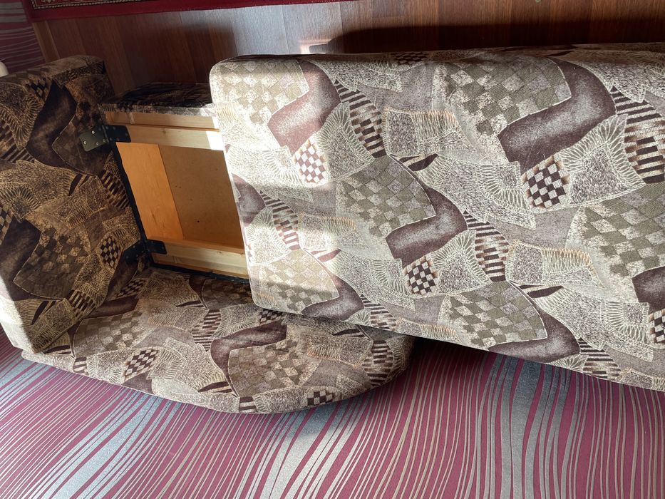 Кровать для спальни