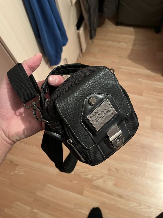 Маленькая барсетка , одевается на ремень