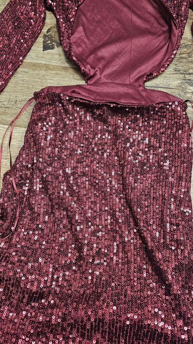 Rochie cu paiete și decupaje xs