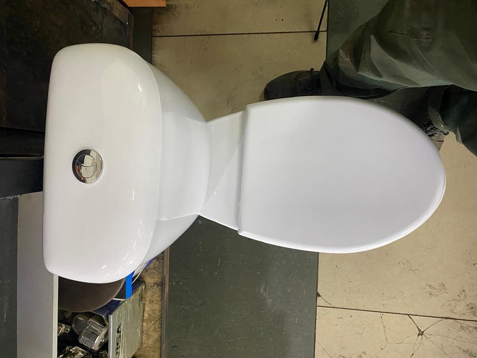 Продам унитаз в рабочем