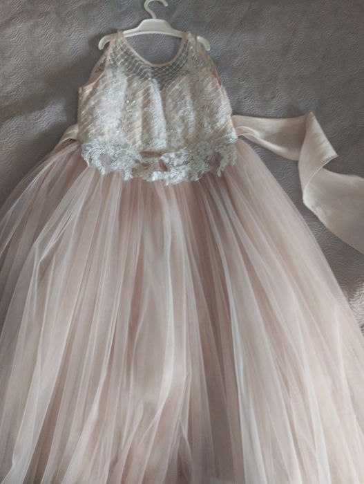 Продам отличное платье