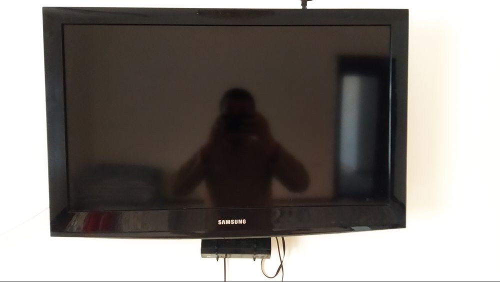 Телевизор оригинал  Samsung бренд сотилади 32 дюмлик.