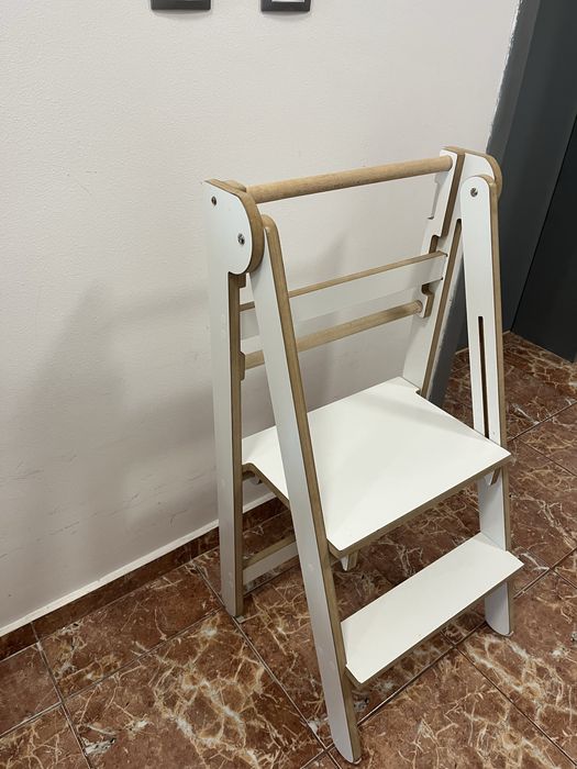 Помощна кула монтесори