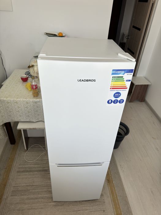 продаются холодильник