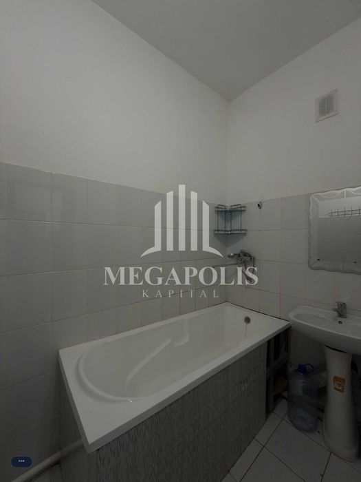 BUXORO, GEOFIZIKADA ARZON NARXDA 3 xonali kvartira sotiladi. №848