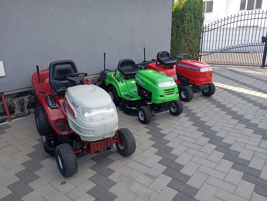 Tractorase tuns iarba și gazon