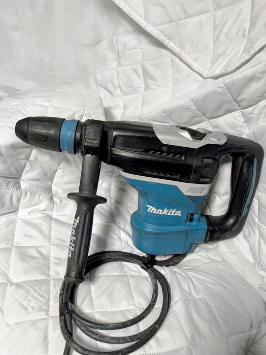 Перфоратор MAKITA HR4013C