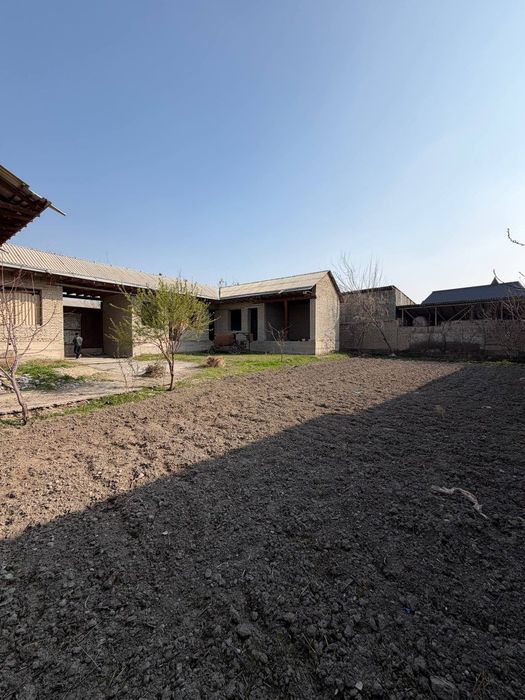 Ховли уй сотилади