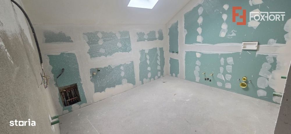 Duplex spatios cu 5 camere de vanzare, zona Mosnita Noua