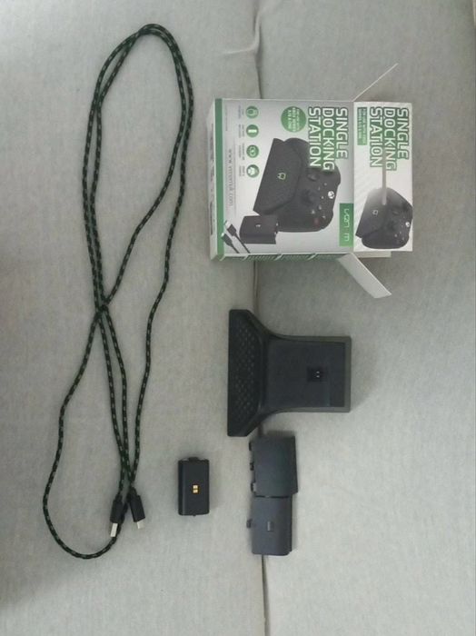 Vând Xbox Series X – 1 TB SSD | Bundle Forza Horizon 5