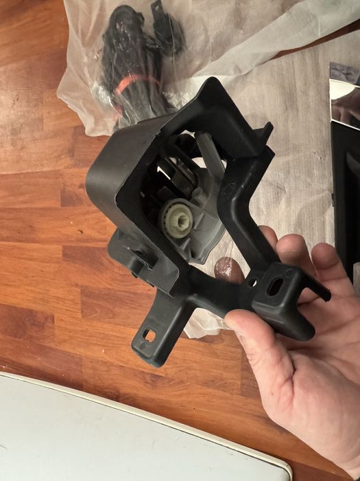 Туманник Тойота Ленд крузер 300