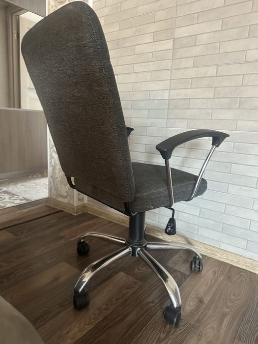 Продам офисное кресло, недорого