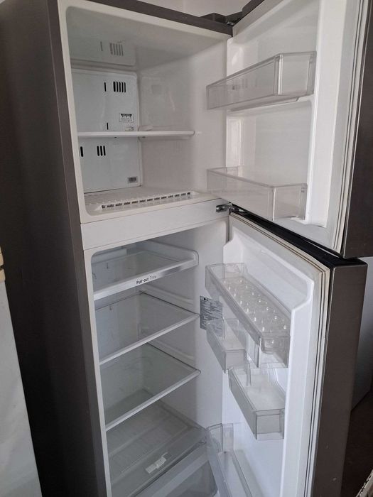 Холодильник ,кондиционер сотилади