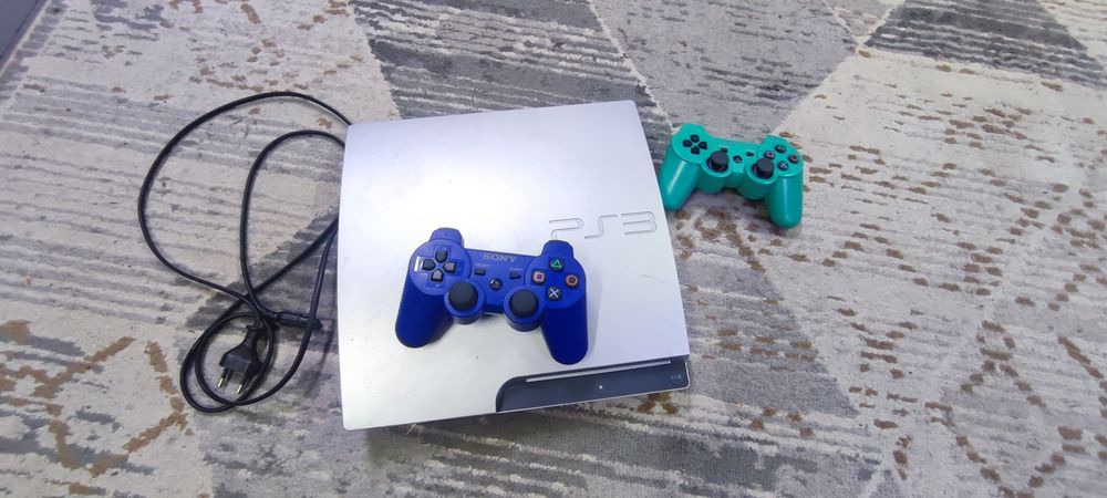 Продам Сони ps3 в хорошем состоянии