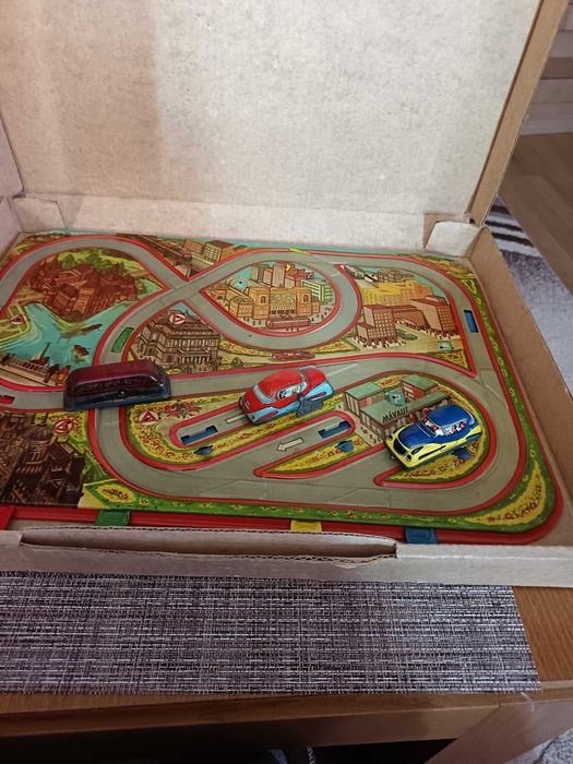 Ретро писта Vintage Mavaut с колички