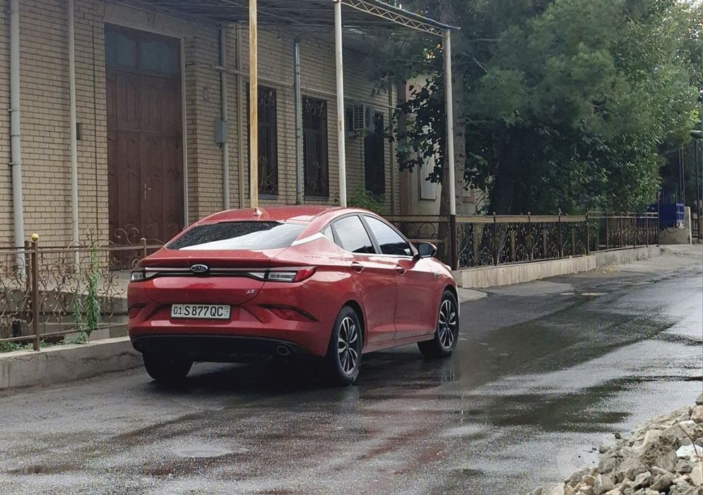 JAC J7  sotiladi