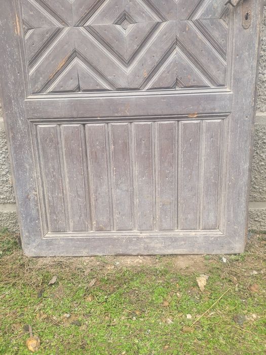 Ușă veche, stare bună