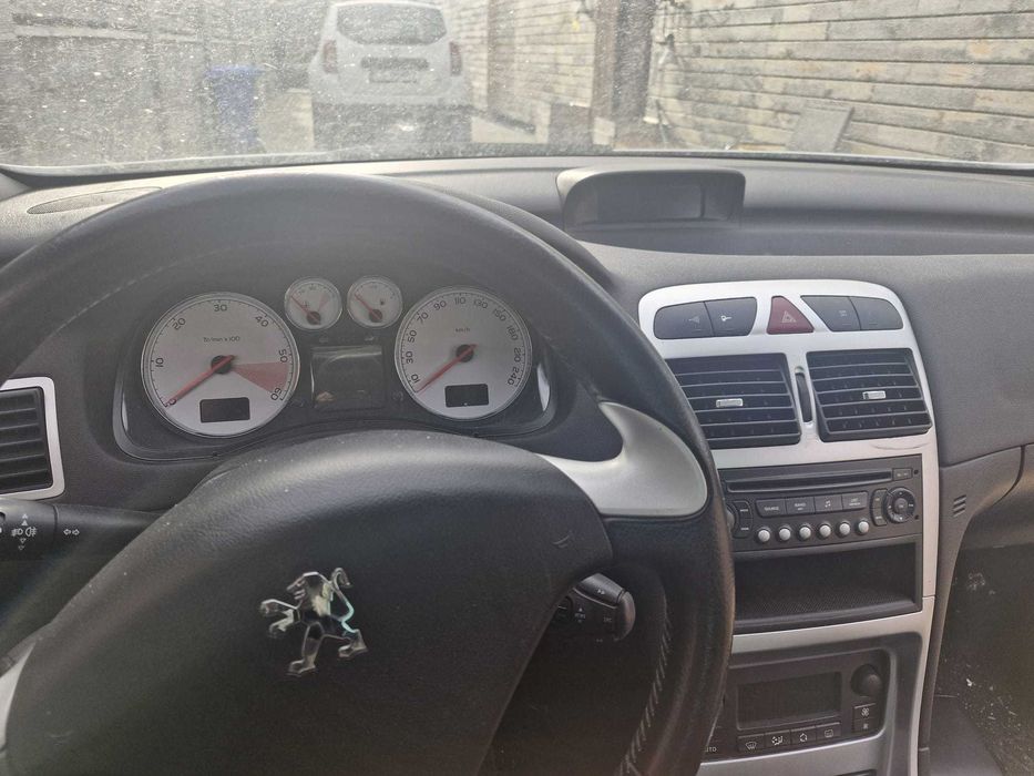 Peugeot 307cc  an 2006 motor 2000 dizel