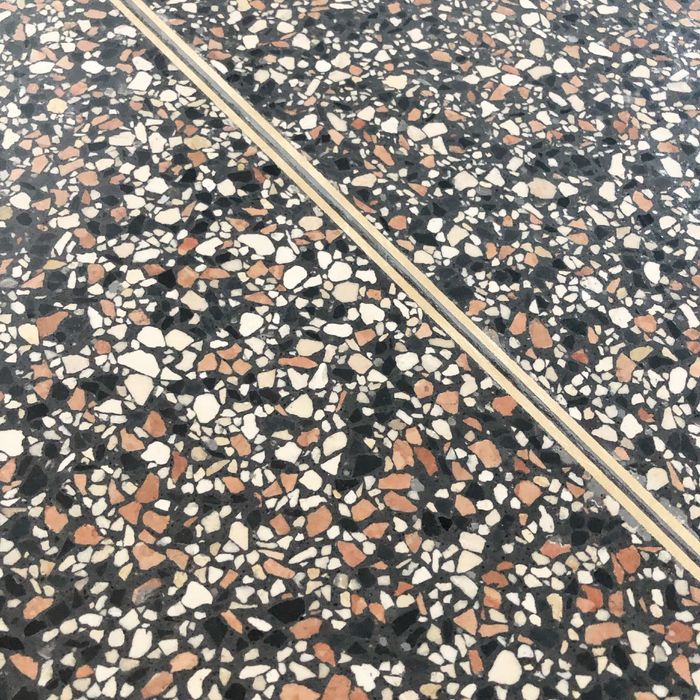 Mazayka stashka vertalyot shlipovka mramirni mozaika topping pol beton