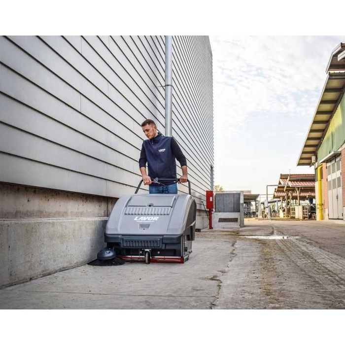 Mașină de măturat SWL 900 ET LAVOR cu motor electric si baterie 12V, Productivitate 3.700 mp/h