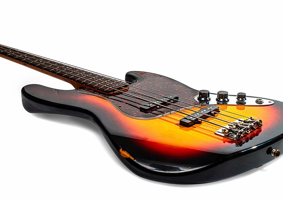 Fender Jazz Bass – Made in Mexico (2002) – + калъф и стойка