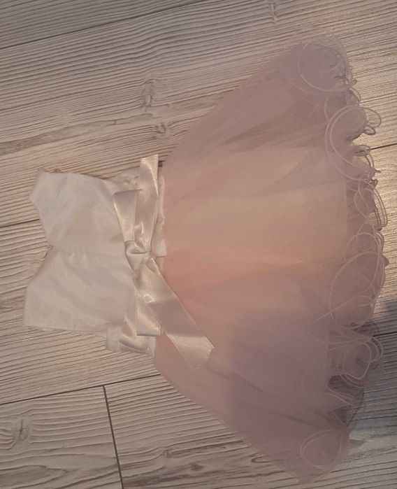 Бебешка рокличка.