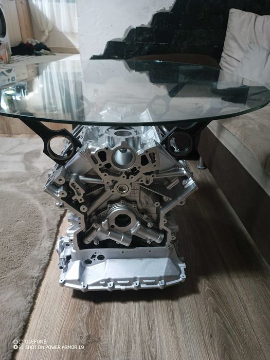 Арт маса от двигател Jaguar