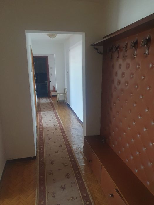 Apartament 3 camere de închiriat