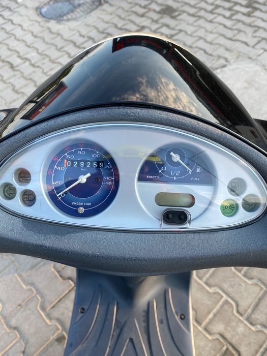Скутер Piaggio Fly 125