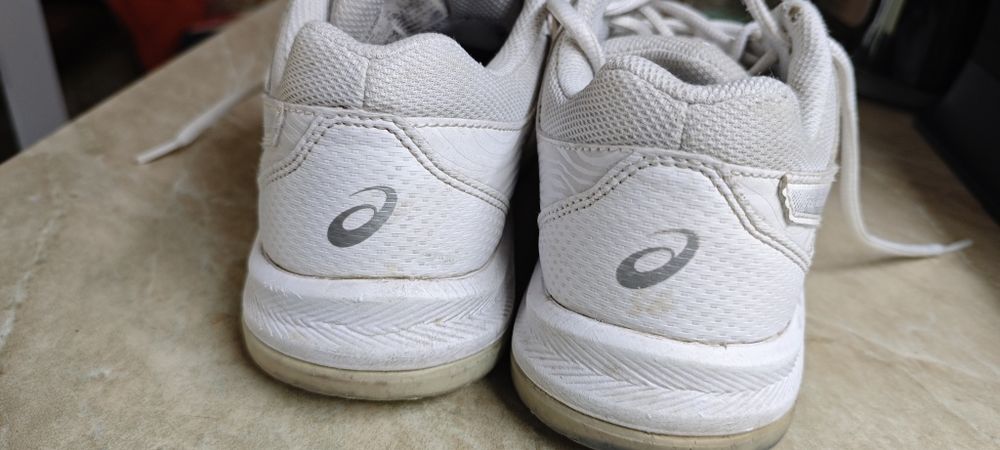 Маратонки asics 36 номер