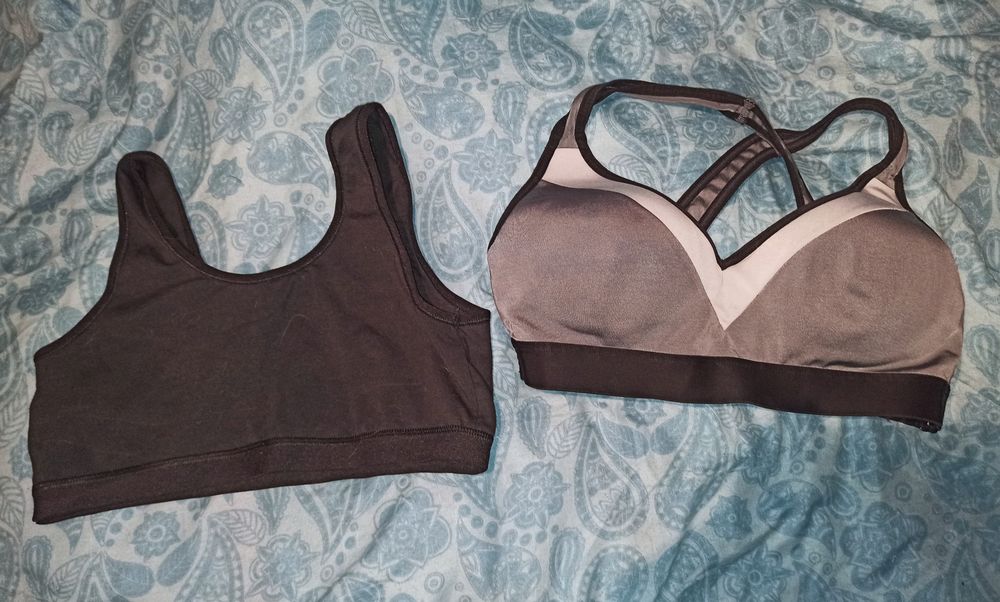 Подарявам дрехи различни размери