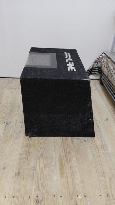 Сабуфер Alpine 800W sbg1244bp