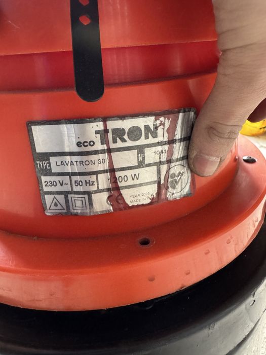 Vand aspirator profesional Tron cu spalare