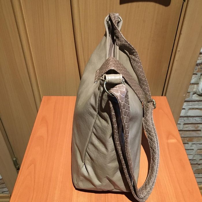 Женские сумки от avon