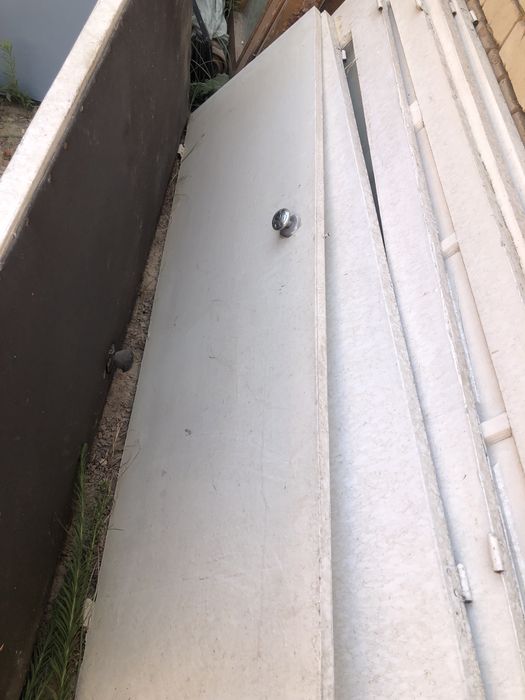 Эшик ва ром б/у сотилади