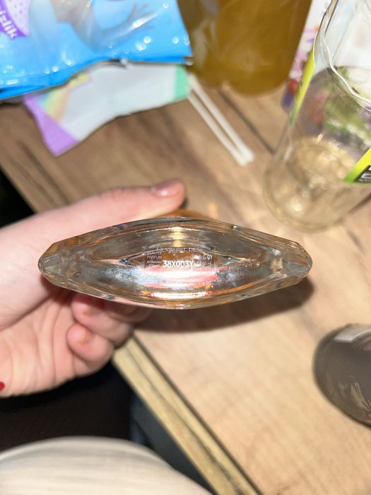 Продавам оргинален парфюм