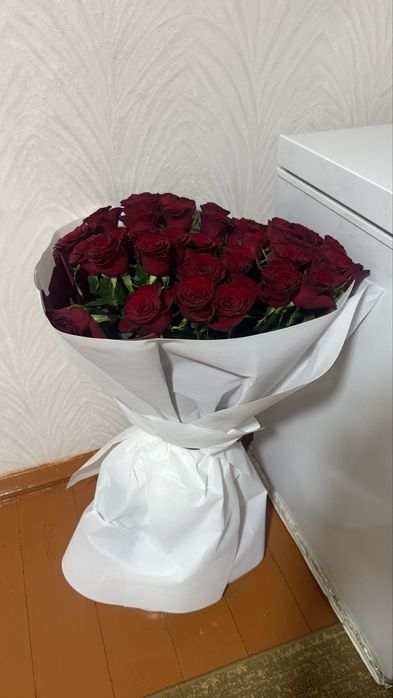 цветы 51 роза красные