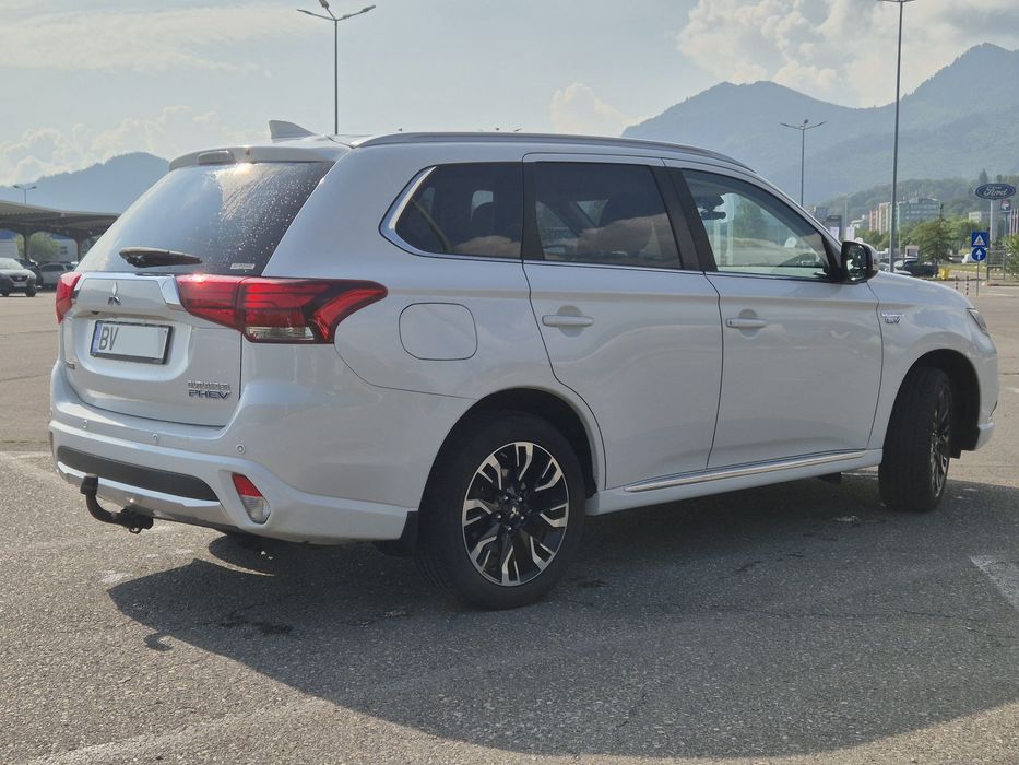 MITSUBISHI Outlander 2017 — imagine 2
