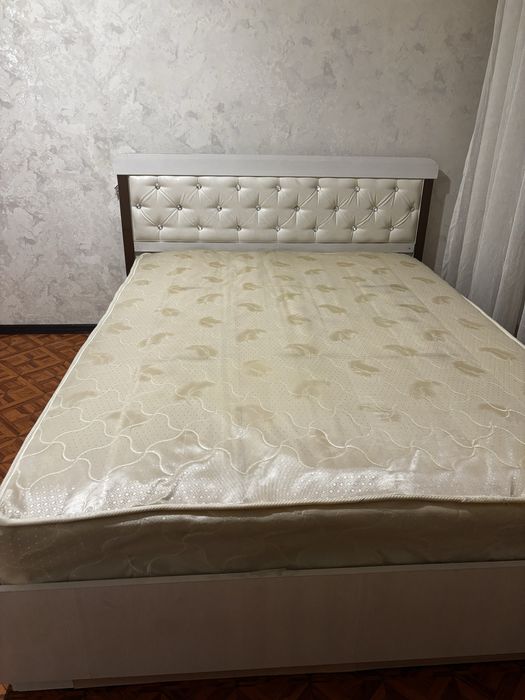 Кровать для спальни