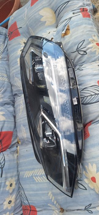 Far stânga+dreapta  Volkswagen Golf 7 ful led facelift