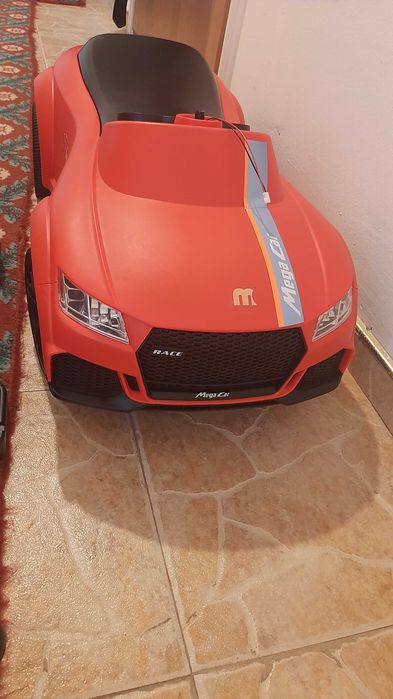 Кола за бутане за бебе