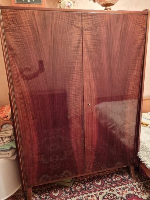 Гарнитур сервант шкаф стол