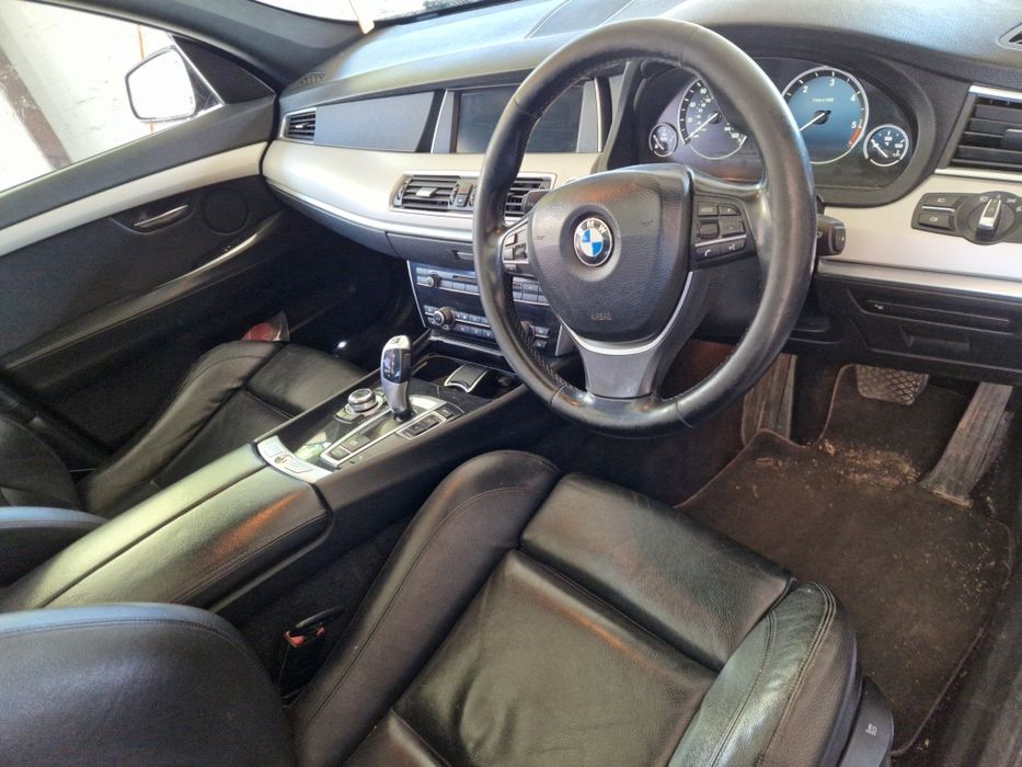 Dezmembrez bmw seria 5 530 535d gt f07 n57 motor cutie jante r19 interior racaro piele panoramic faruri bixenon triple led bara capota portiere piese