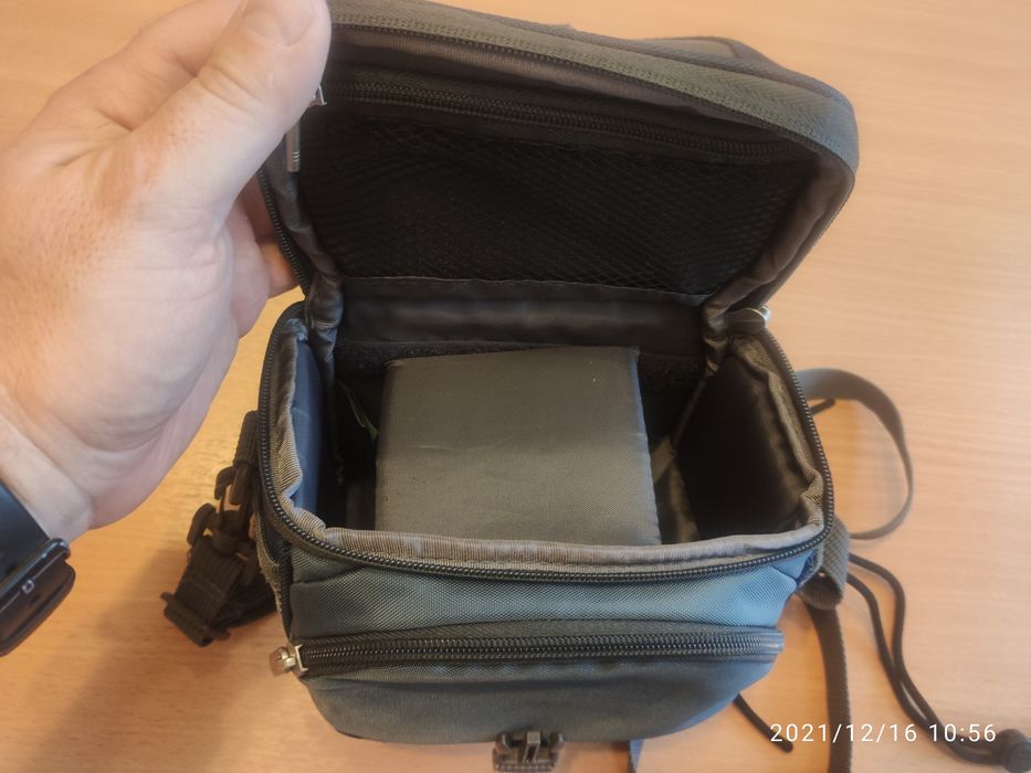 Сумка для видеокамеры, фотоаппарата.