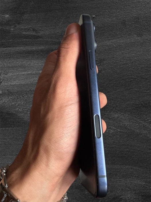iPhone 17 Pro Max 256GB | iCloud заключен | 100% Батерия | Като НОВ (За части/отключване)