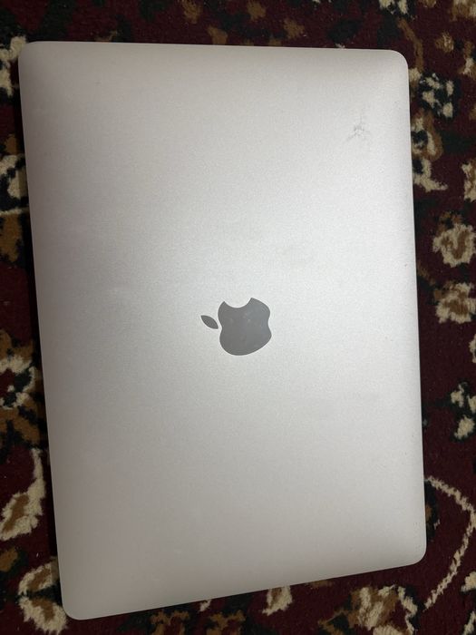 Macbook Pro M1 holati yaxshi